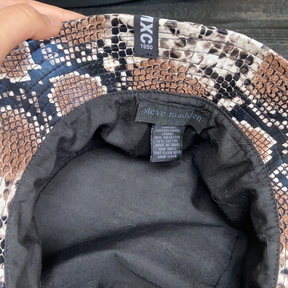 Steve Madden Snakeskin Print Bucket Hat - Picture 2 of 2